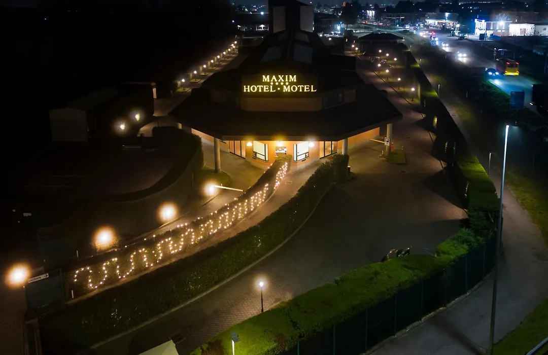 Hotel Maxim-1